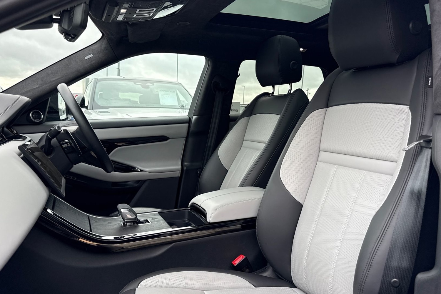 Used Land Rover Range Rover Evoque 2024 for sale - 76461022: Photo 32