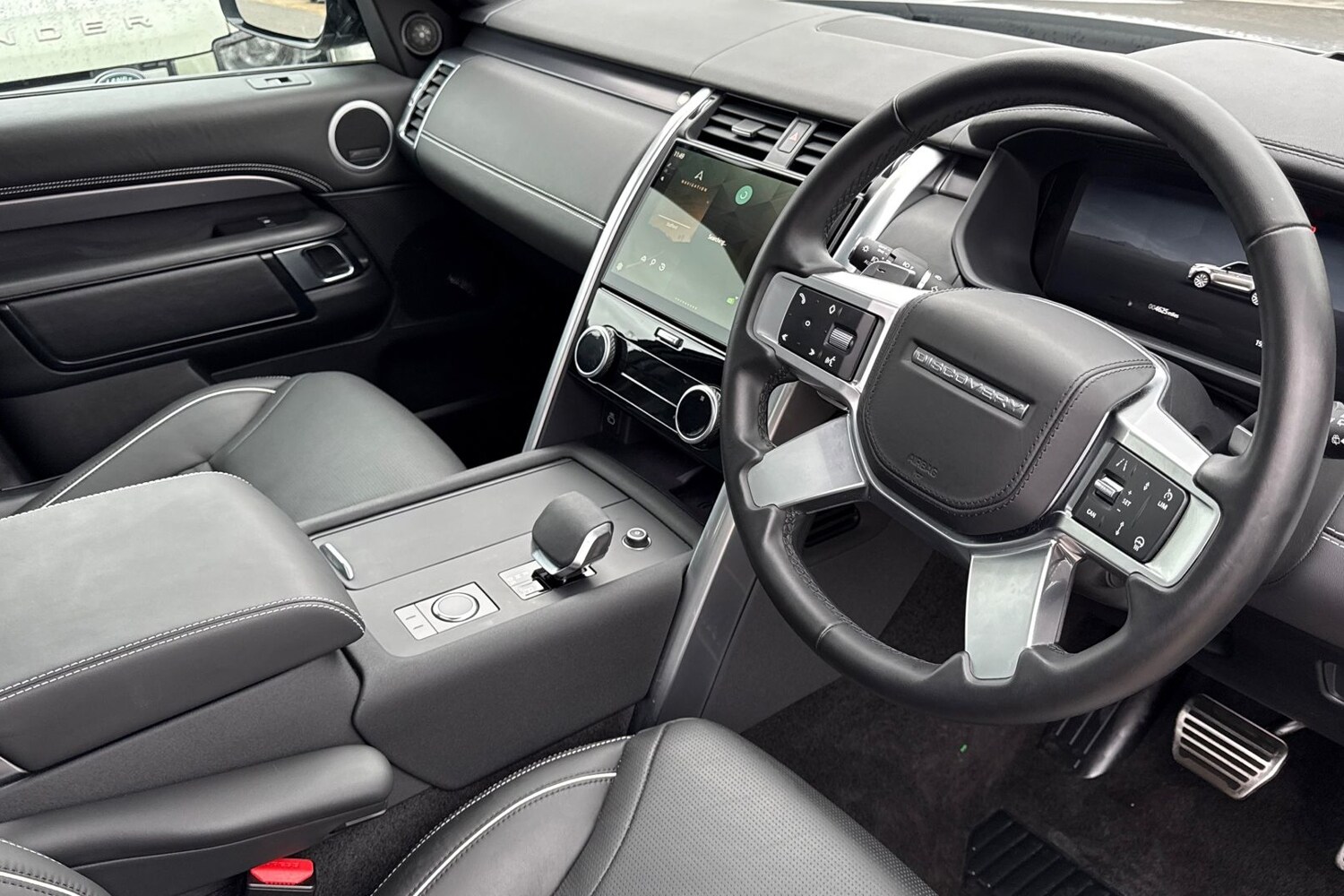 Used Land Rover Discovery 2024 for sale - 77451065: Photo 32