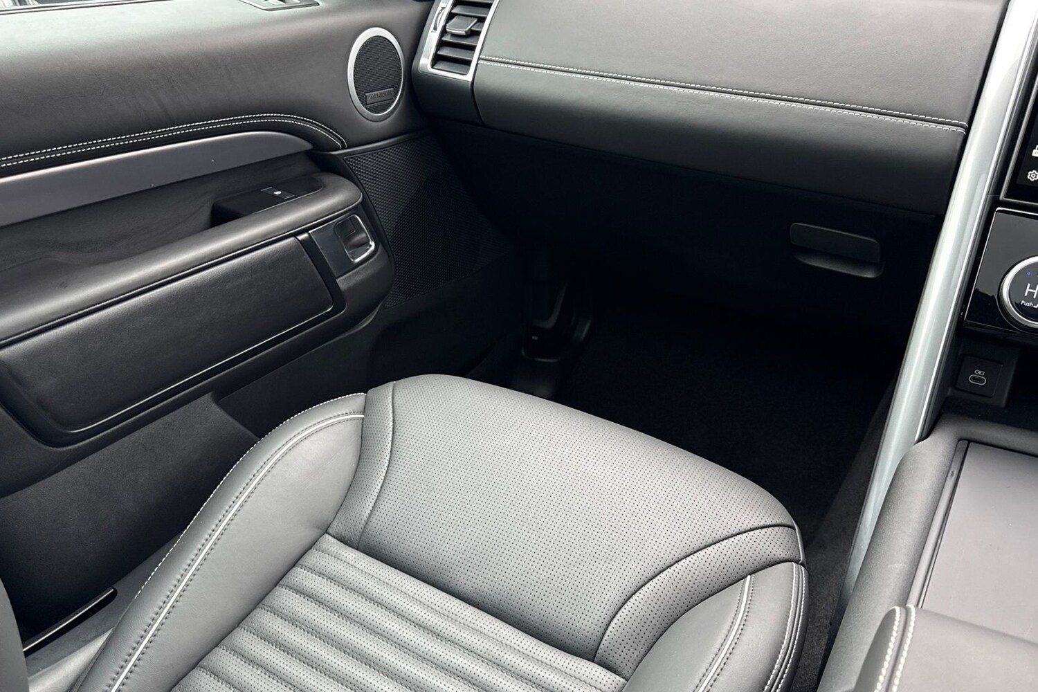 Used Land Rover Discovery 2024 for sale - 77451065: Photo 43