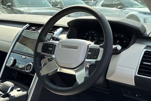 Used Land Rover Discovery 2025 for sale - 75785810: Photo 38