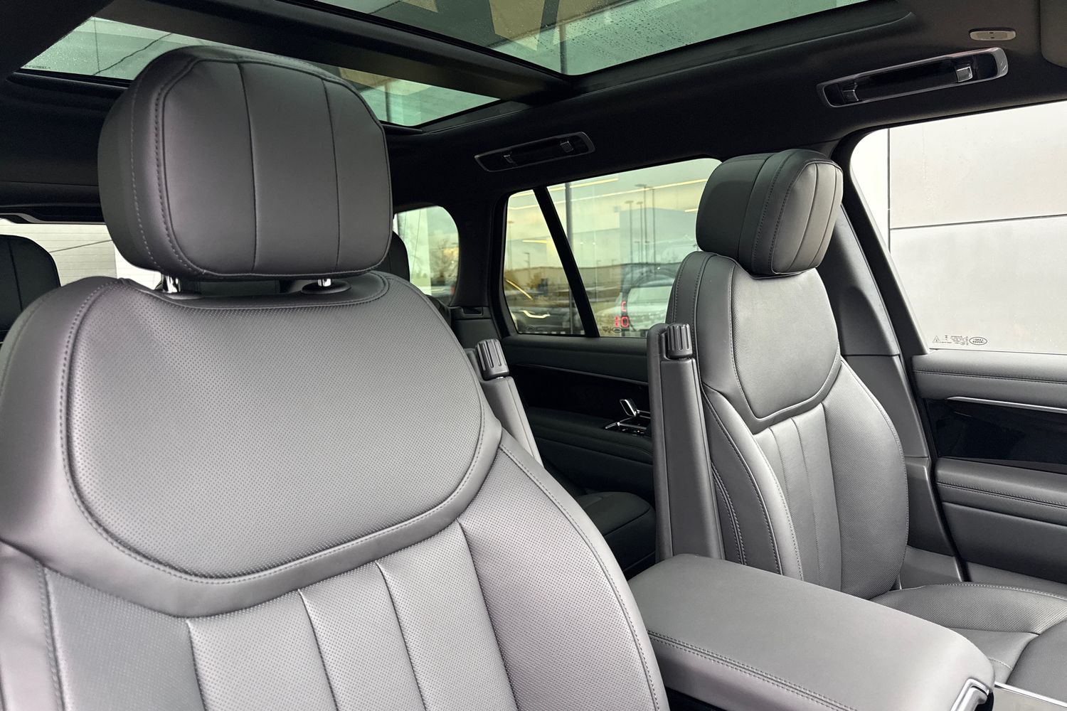 Used Land Rover Range Rover 2025 for sale - 76416634: Photo 10