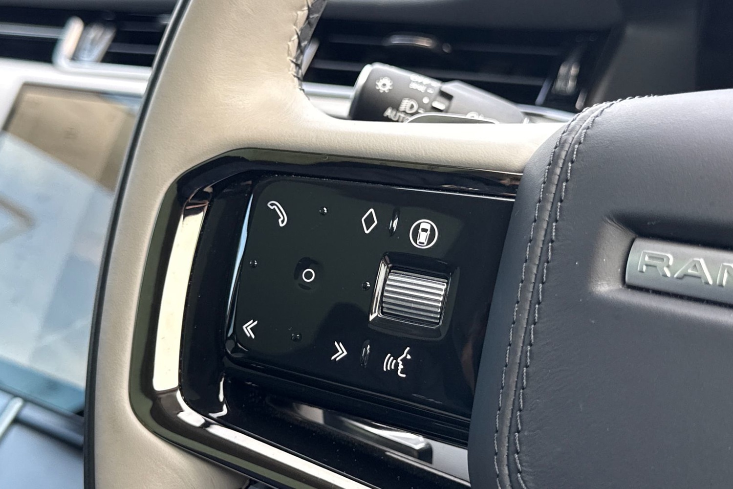 Used Land Rover Range Rover Evoque 2024 for sale - 77620485: Photo 34