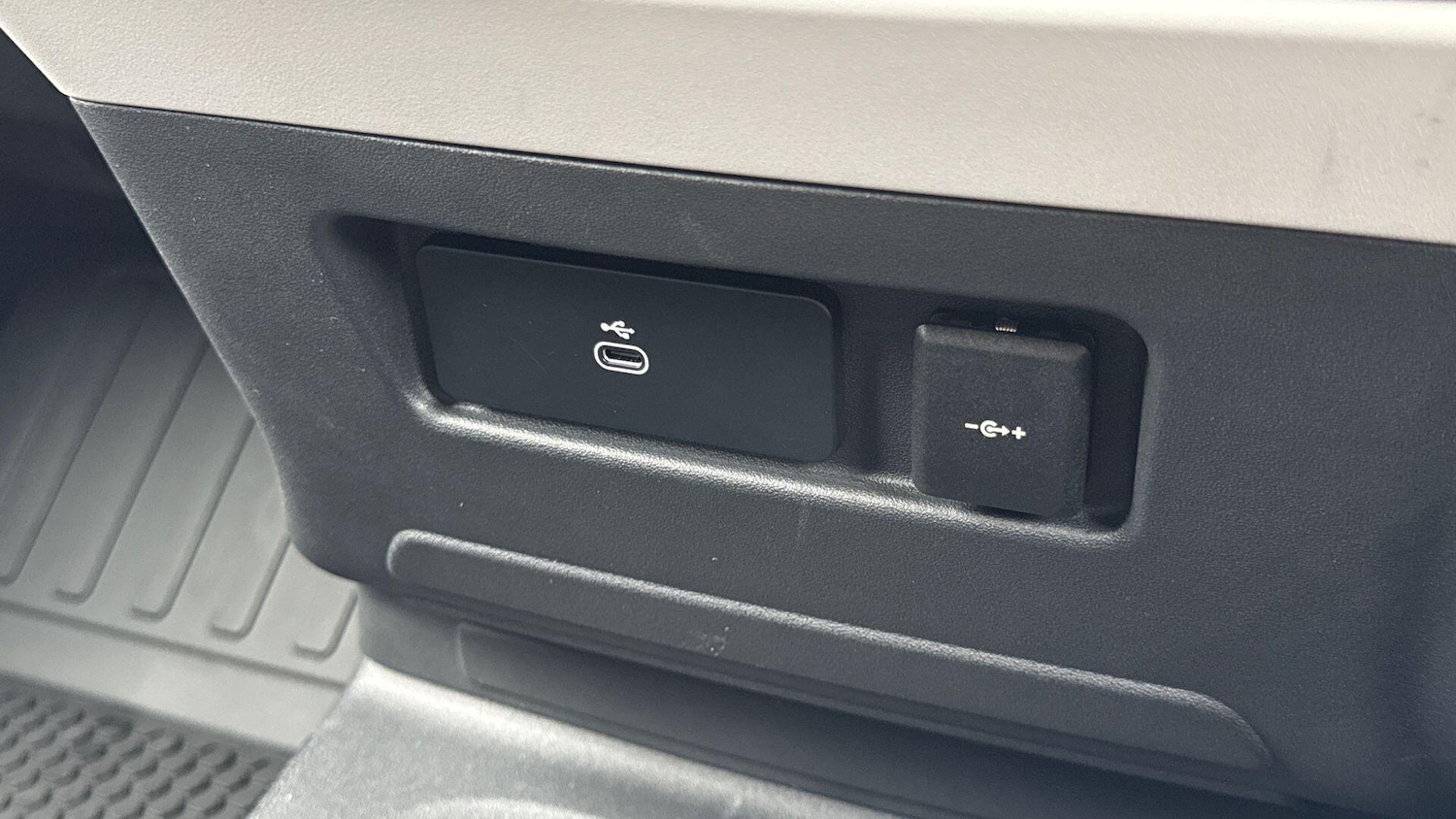 Used Land Rover Defender 110 2026 for sale - 78029484: Photo 15