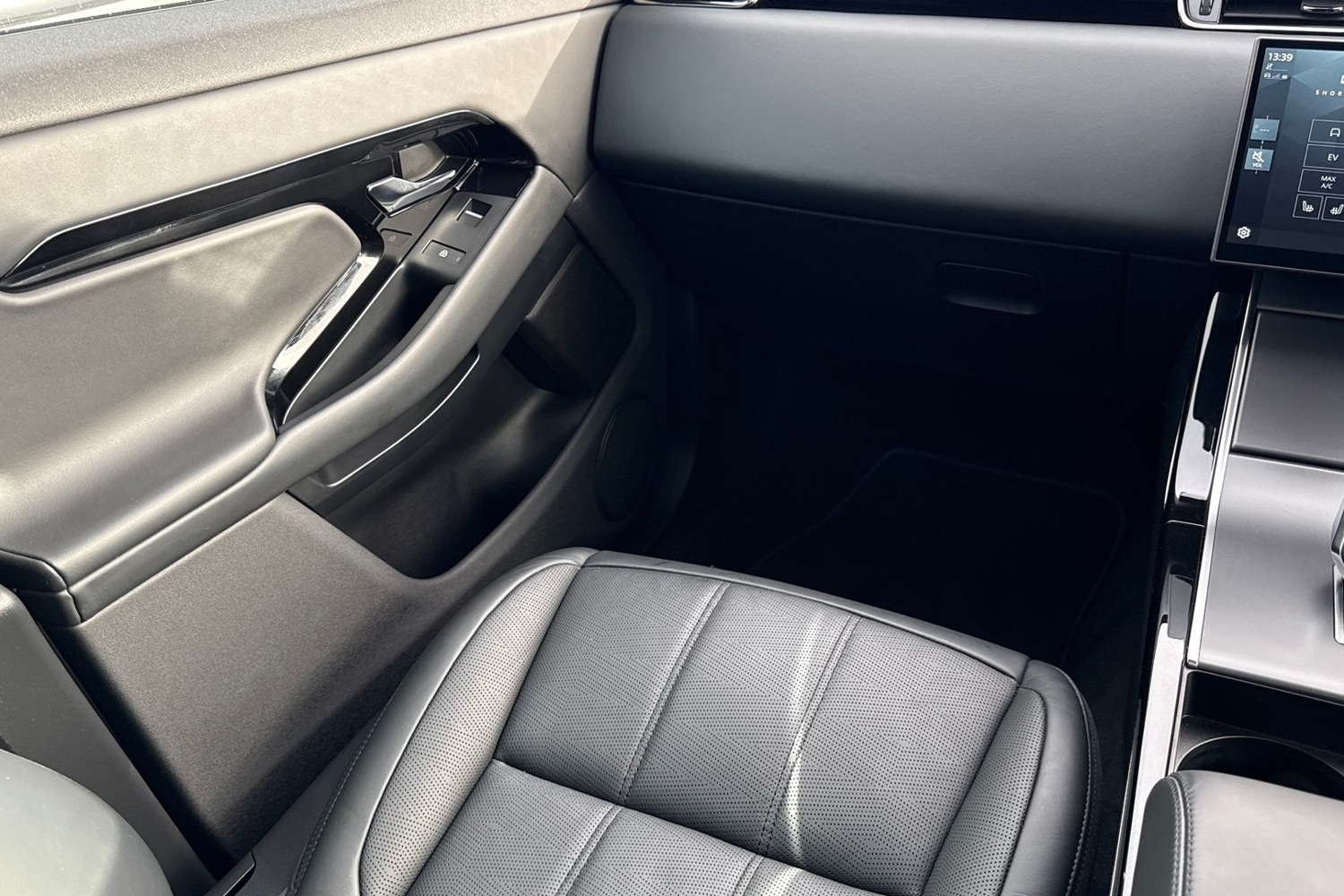 Used Land Rover Range Rover Evoque 2023 for sale - 77011531: Photo 36