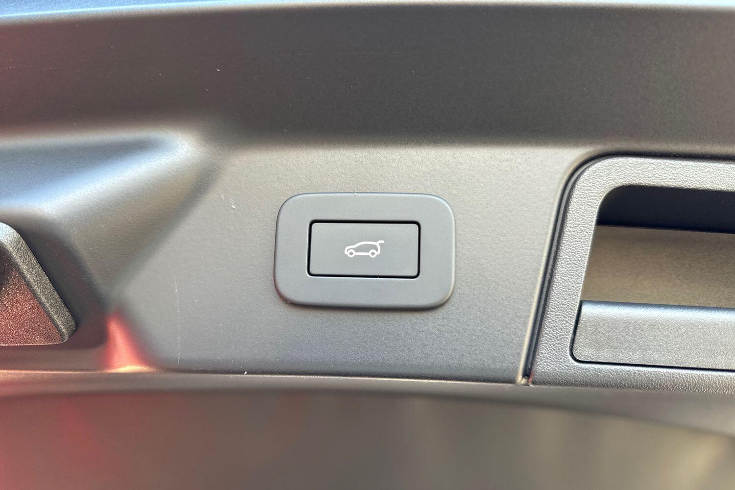 Used Land Rover Range Rover Velar 2025 for sale - 76416625: Photo 24