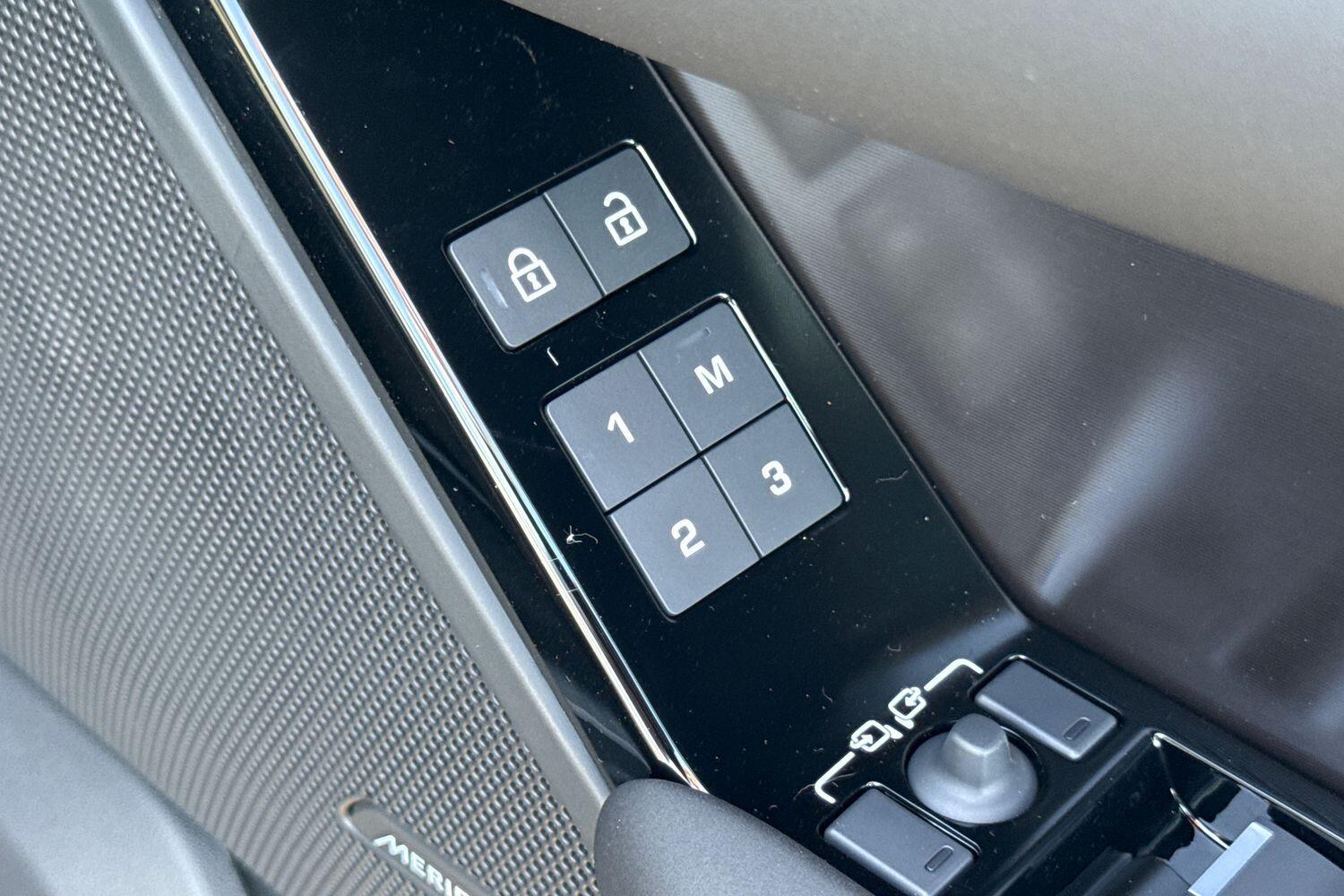 Used Land Rover Range Rover Velar 2025 for sale - 76416625: Photo 31