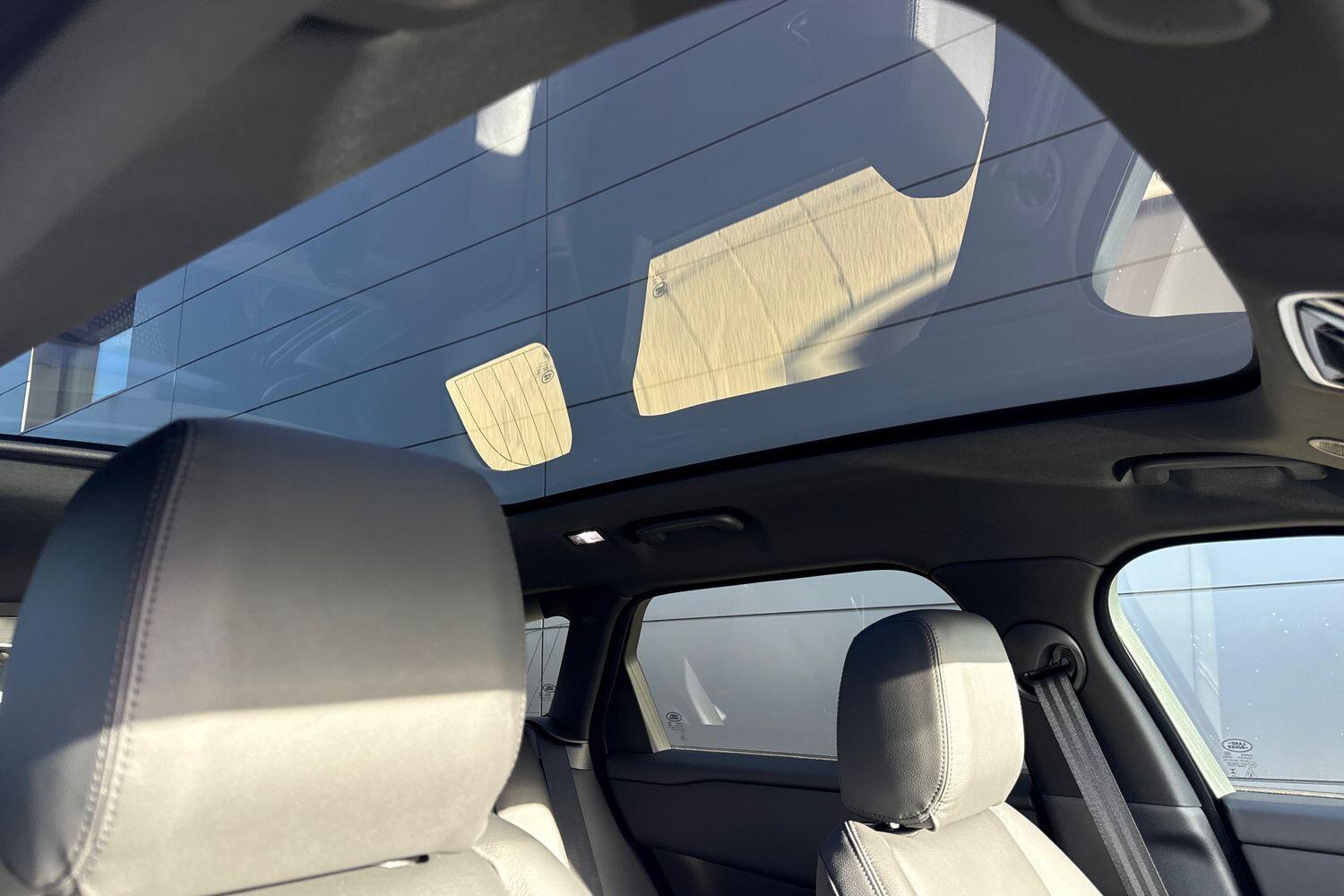 Used Land Rover Range Rover Velar 2025 for sale - 76416625: Photo 34