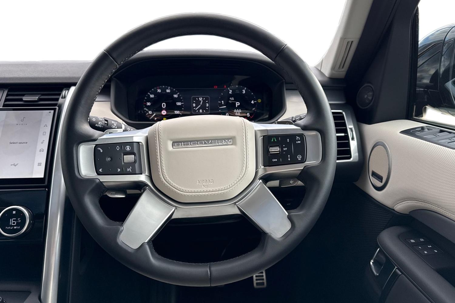 Used Land Rover Discovery 2025 for sale - 76902562: Photo 16