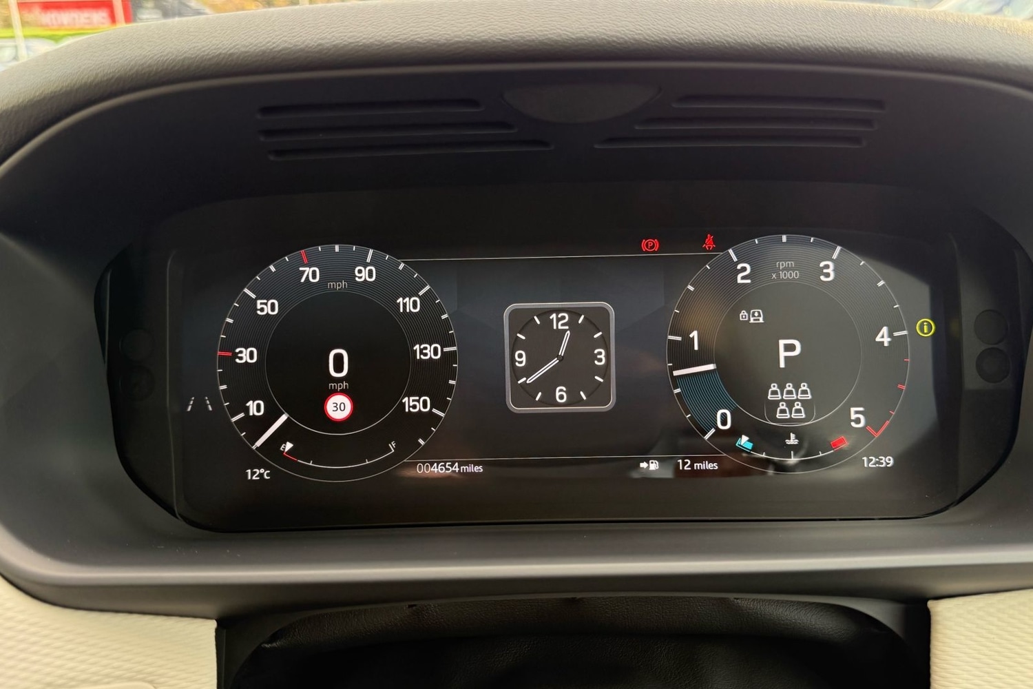 Used Land Rover Discovery 2025 for sale - 76902562: Photo 17