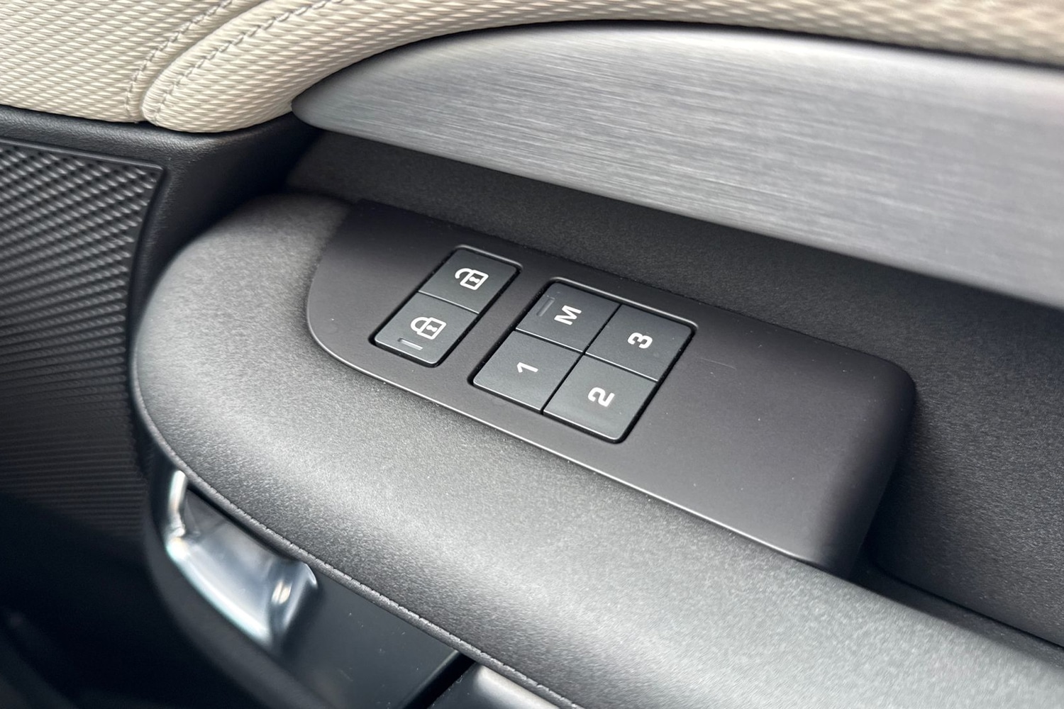 Used Land Rover Discovery 2025 for sale - 76902562: Photo 26