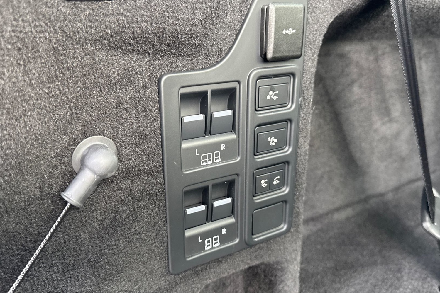 Used Land Rover Discovery 2025 for sale - 76902562: Photo 28