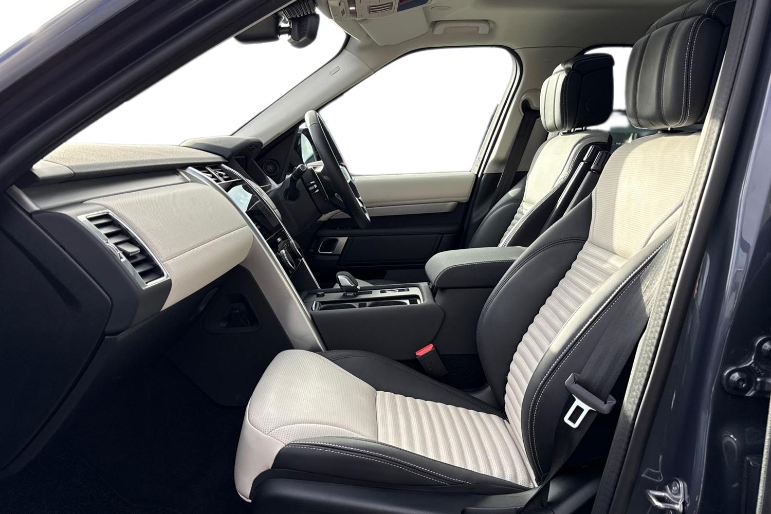 Used Land Rover Discovery 2025 for sale - 76902562: Photo 3