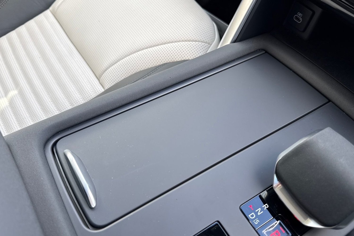 Used Land Rover Discovery 2025 for sale - 76902562: Photo 46