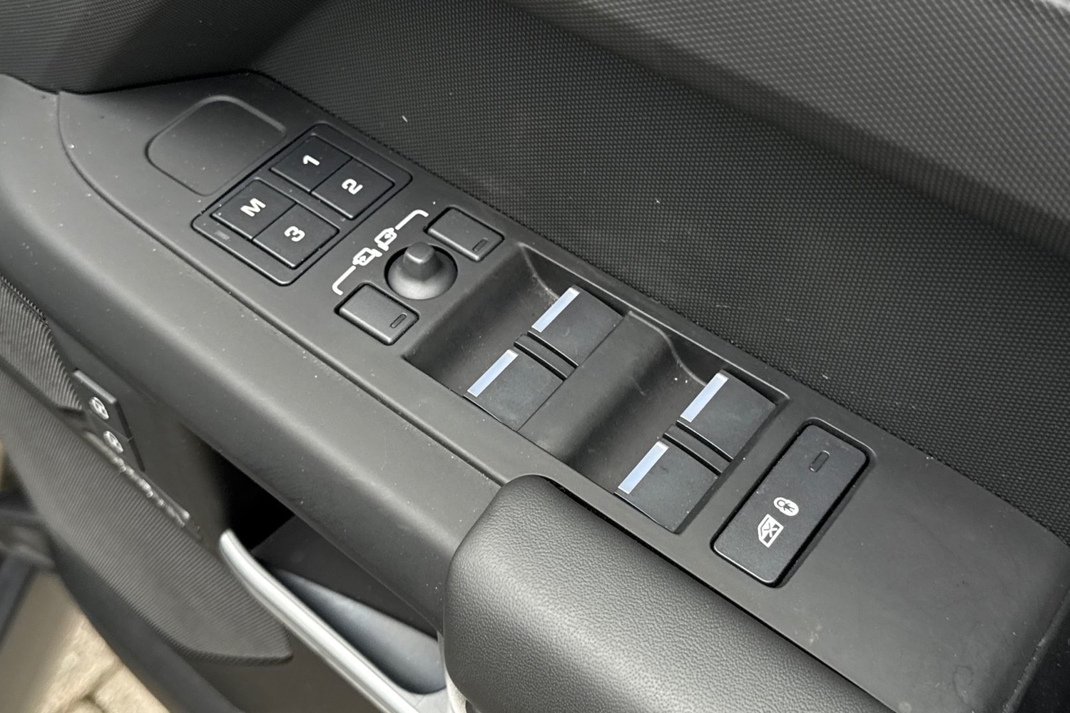 Used Land Rover Defender 110 2025 for sale - 77620559: Photo 26