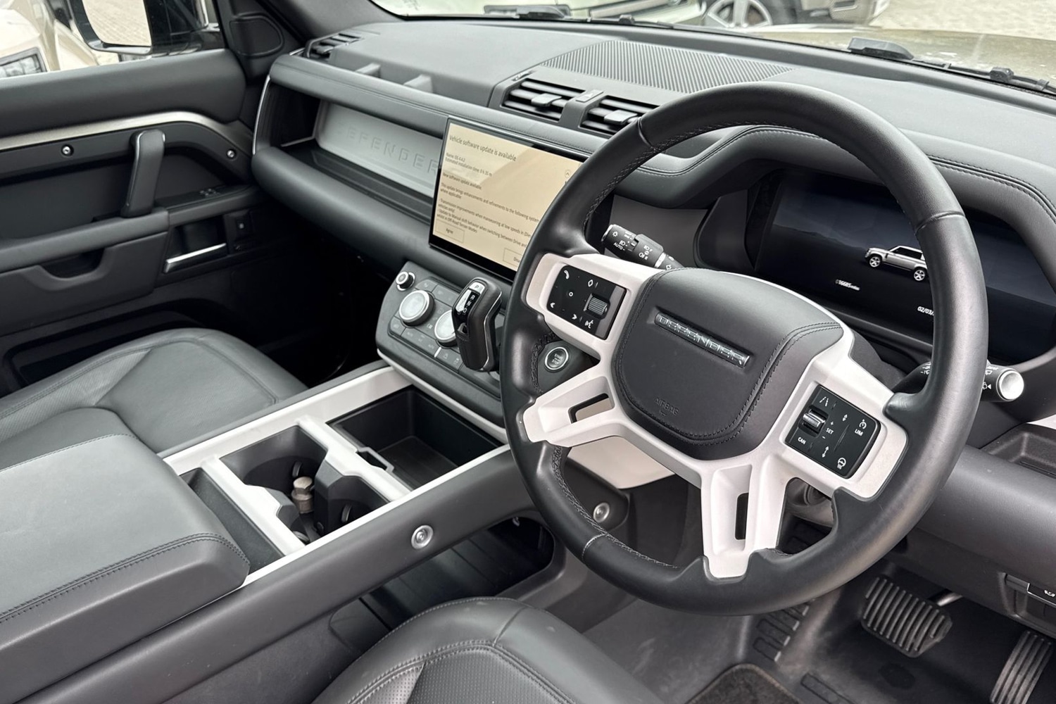 Used Land Rover Defender 110 2025 for sale - 77620559: Photo 33