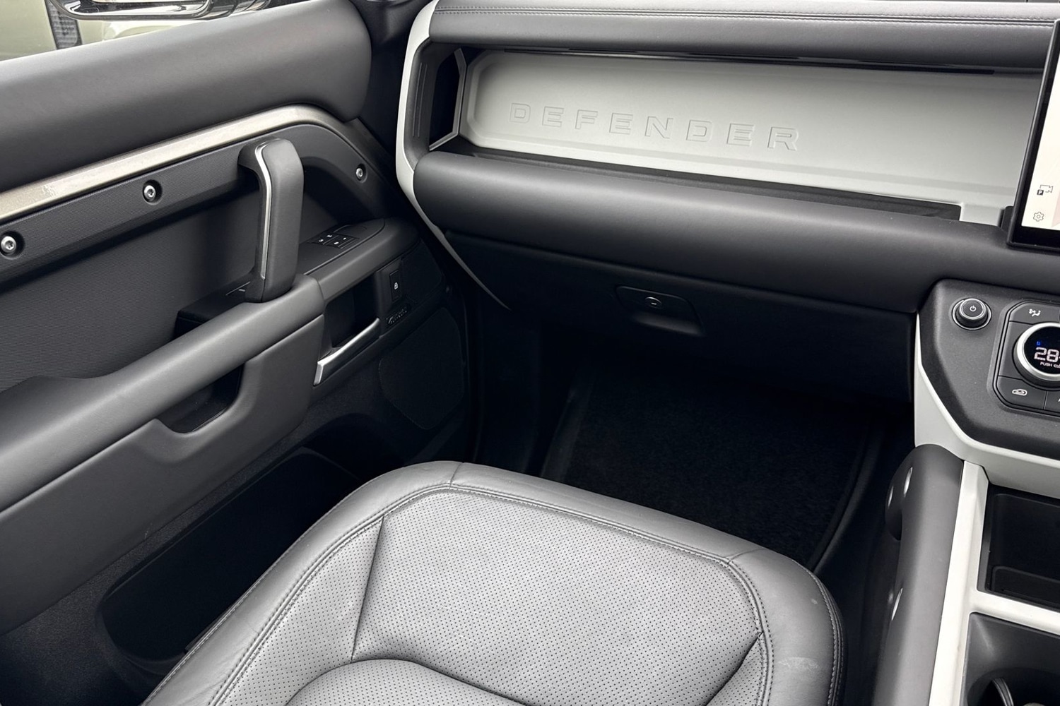 Used Land Rover Defender 110 2025 for sale - 77620559: Photo 45