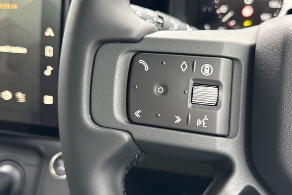 Used Land Rover Defender 110 2025 for sale - 76249209: Photo 17