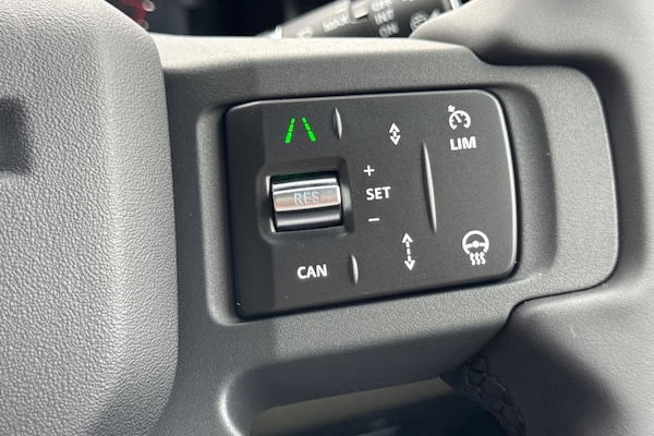 Used Land Rover Defender 110 2025 for sale - 76249209: Photo 18