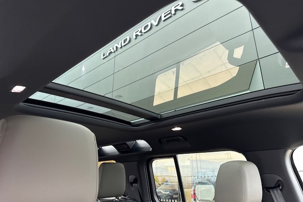 Used Land Rover Defender 110 2025 for sale - 76249209: Photo 38