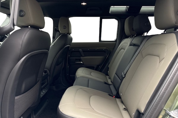 Used Land Rover Defender 110 2025 for sale - 76249209: Photo 4