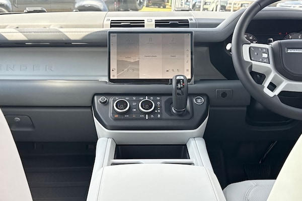 Used Land Rover Defender 110 2025 for sale - 75524924: Photo 30