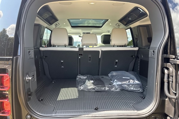 Used Land Rover Defender 110 2025 for sale - 75524924: Photo 33