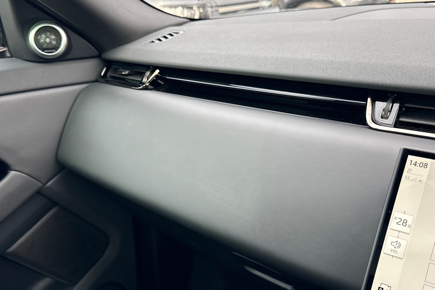 Used Land Rover Range Rover Evoque 2024 for sale - 77399695: Photo 45