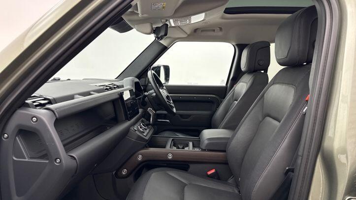 Used Land Rover Defender 110 2023 for sale - 77287067: Photo 3