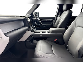 Used Land Rover Defender 110 2025 for sale - 75957696: Photo