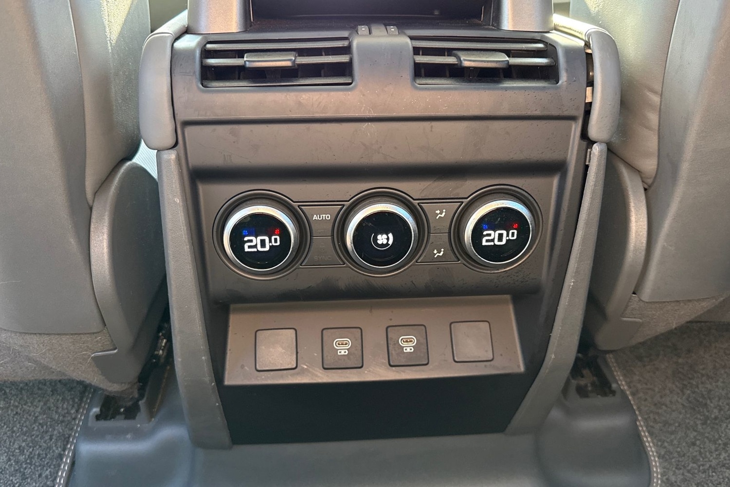 Used Land Rover Defender 110 2024 for sale - 76065310: Photo 19