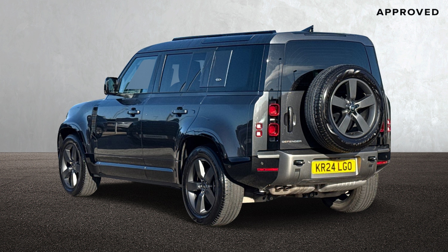 Used Land Rover Defender 110 2024 for sale - 76065310: Photo 2