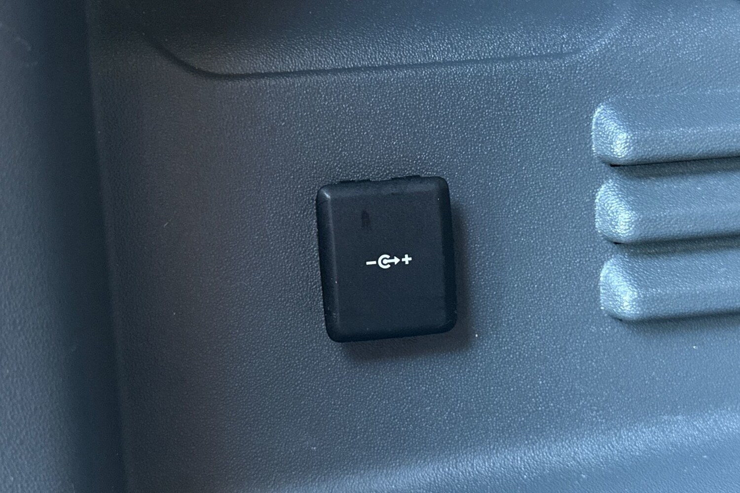 Used Land Rover Defender 110 2024 for sale - 76065310: Photo 28