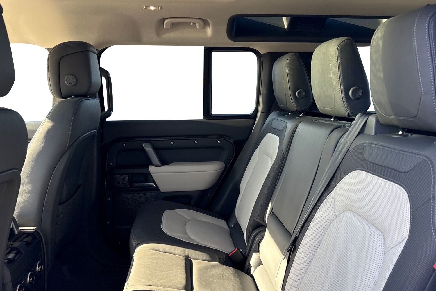 Used Land Rover Defender 110 2024 for sale - 76065310: Photo 4
