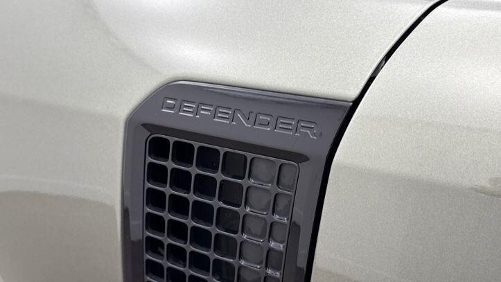 Used Land Rover Defender 2025 for sale - 77368572: Photo 19