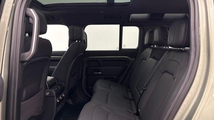 Used Land Rover Defender 2025 for sale - 77368572: Photo 4