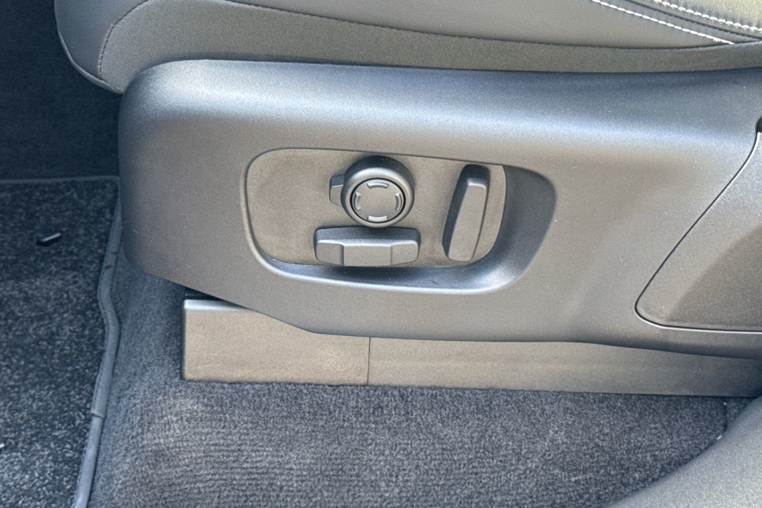 Used Land Rover Discovery 2025 for sale - 75908992: Photo 43