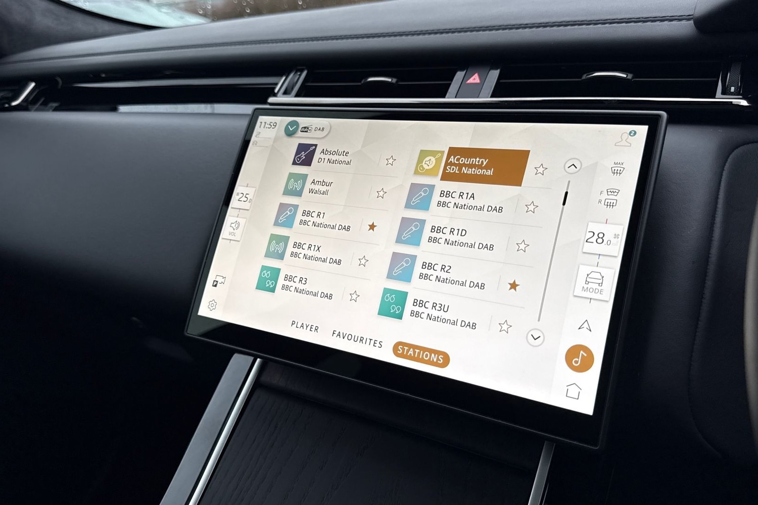 Used Land Rover Range Rover Velar 2025 for sale - 76934286: Photo 33