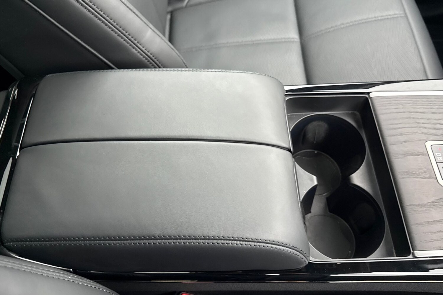 Used Land Rover Range Rover Velar 2025 for sale - 76934286: Photo 45