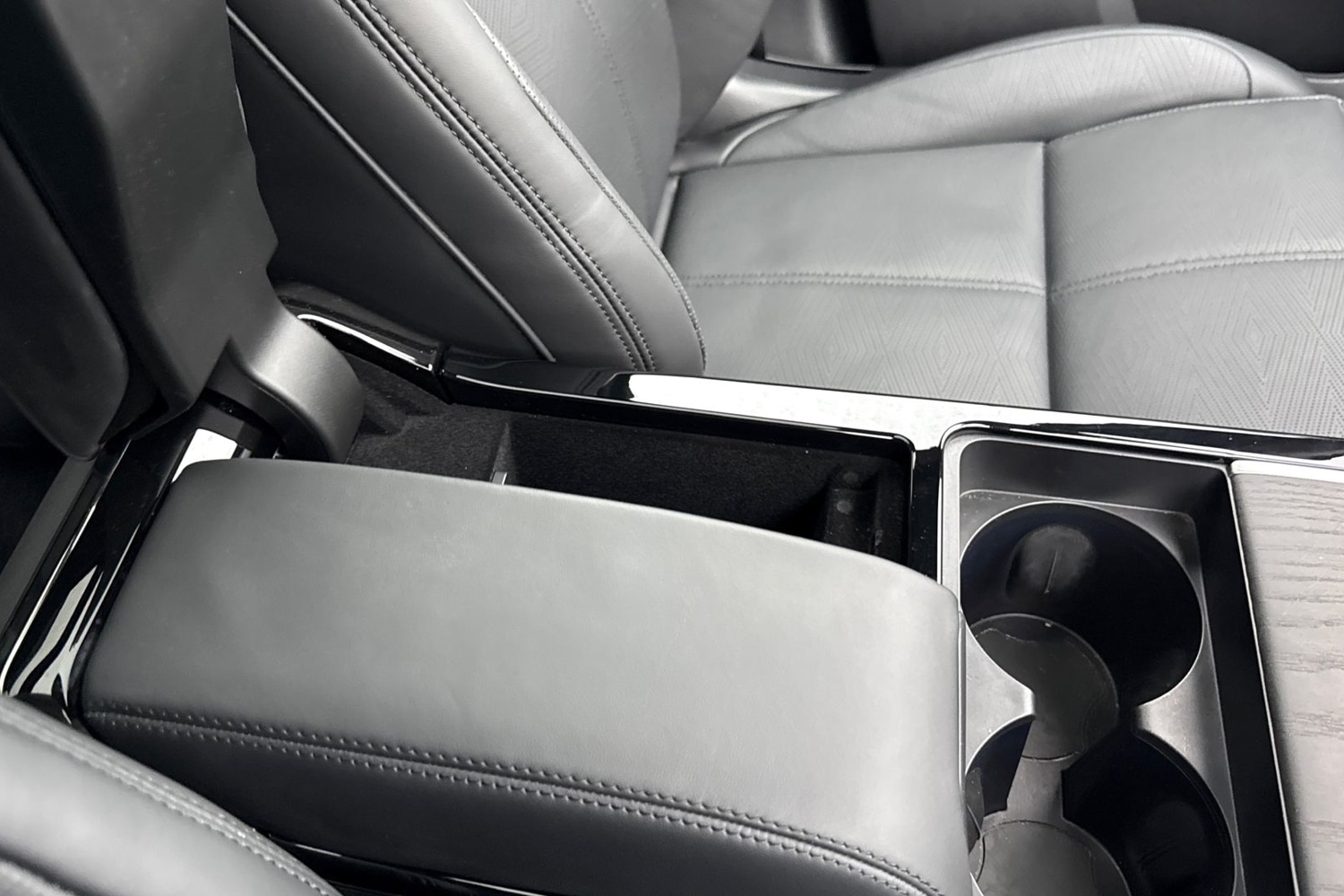 Used Land Rover Range Rover Velar 2025 for sale - 76934286: Photo 46