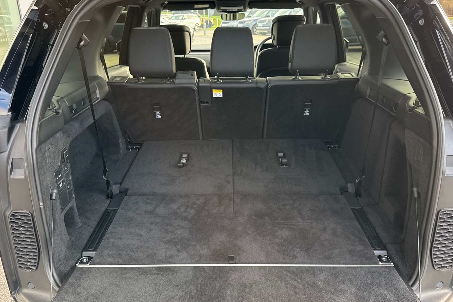 Used Land Rover Discovery 2025 for sale - 77051514: Photo 10