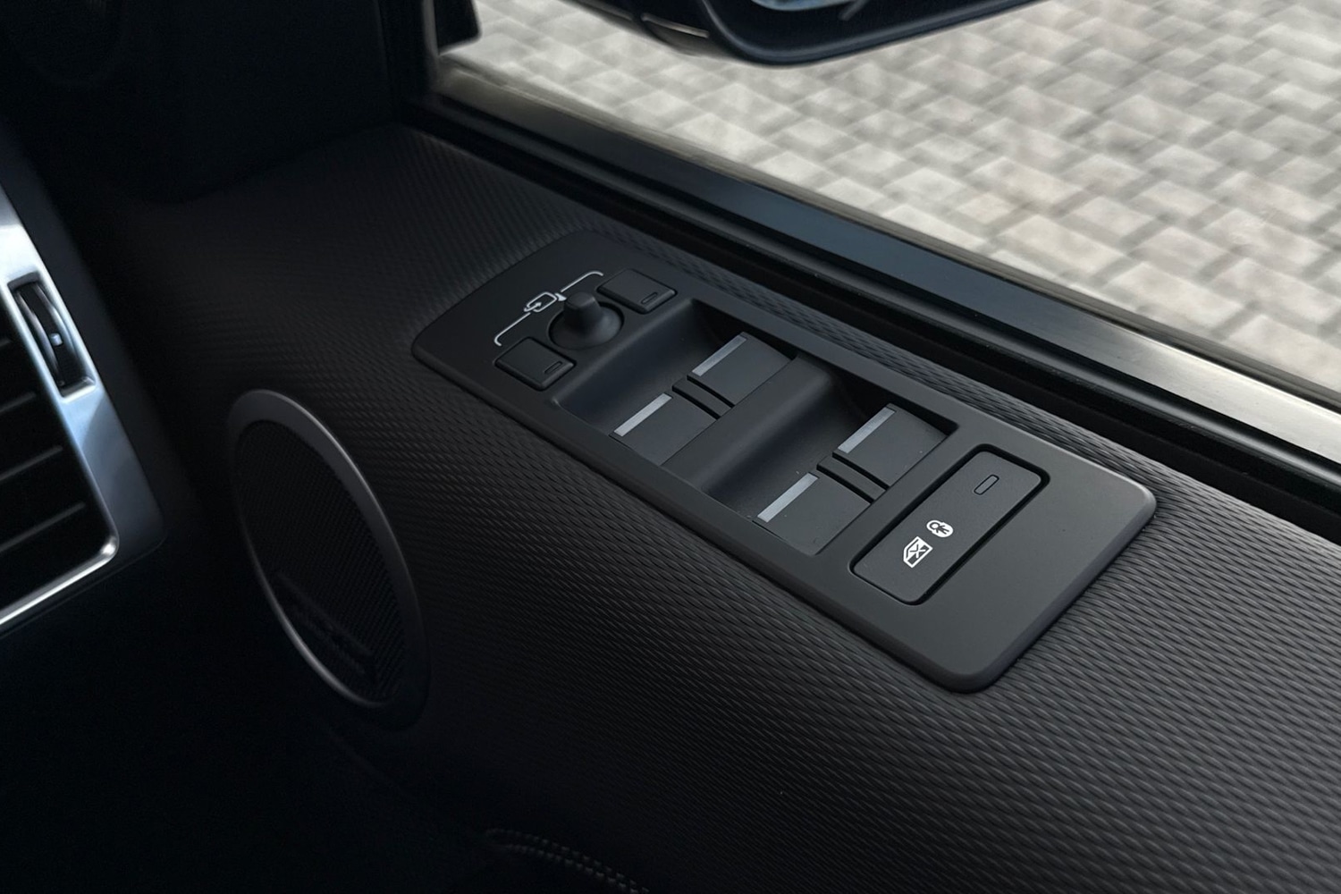 Used Land Rover Discovery 2025 for sale - 77051514: Photo 25