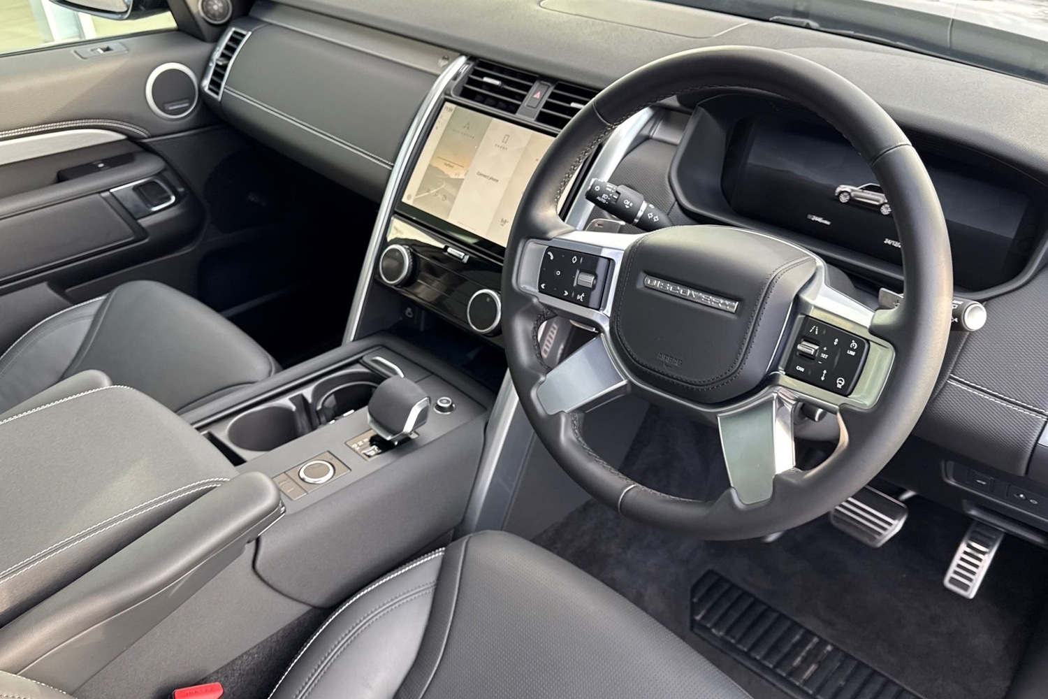 Used Land Rover Discovery 2025 for sale - 77051514: Photo 30