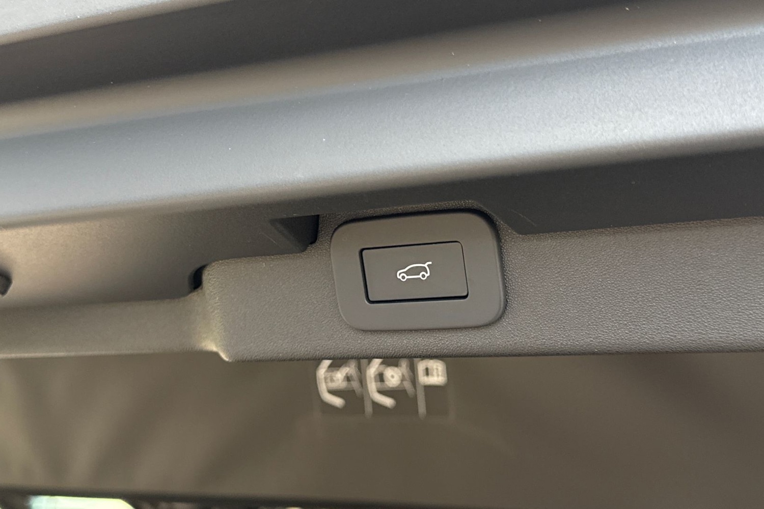 Used Land Rover Discovery 2025 for sale - 77051514: Photo 35