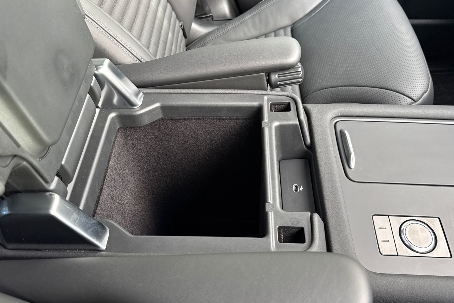 Used Land Rover Discovery 2025 for sale - 77051514: Photo 47