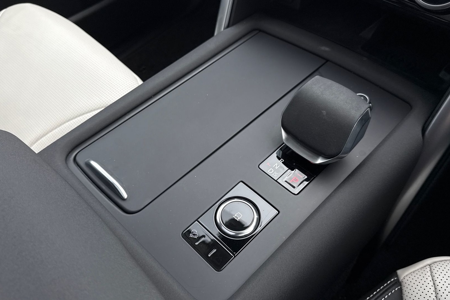 Used Land Rover Discovery 2025 for sale - 77747702: Photo 13