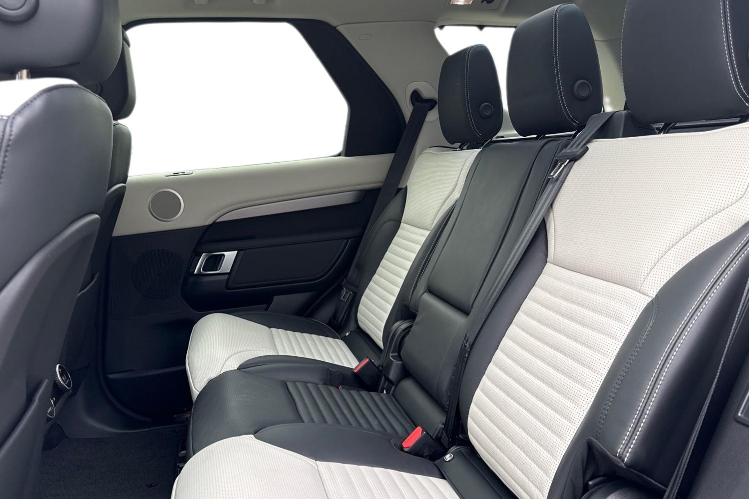 Used Land Rover Discovery 2025 for sale - 77747702: Photo 4