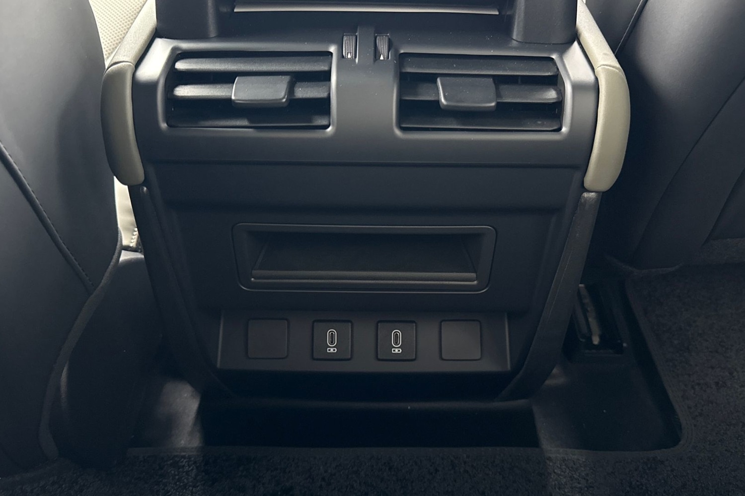 Used Land Rover Defender 90 2026 for sale - 77382785: Photo 18