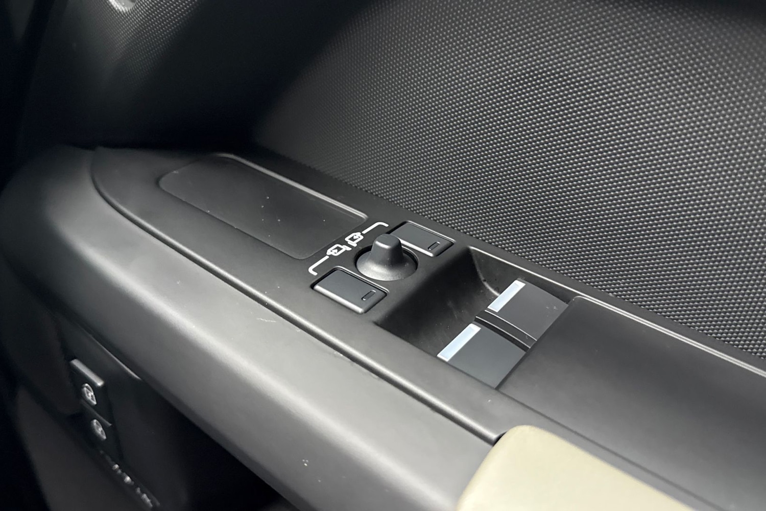 Used Land Rover Defender 90 2026 for sale - 77382785: Photo 24