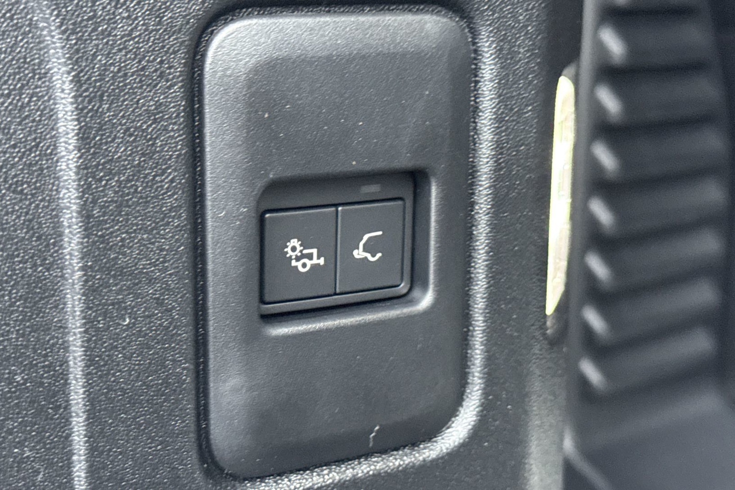 Used Land Rover Defender 90 2026 for sale - 77382785: Photo 26