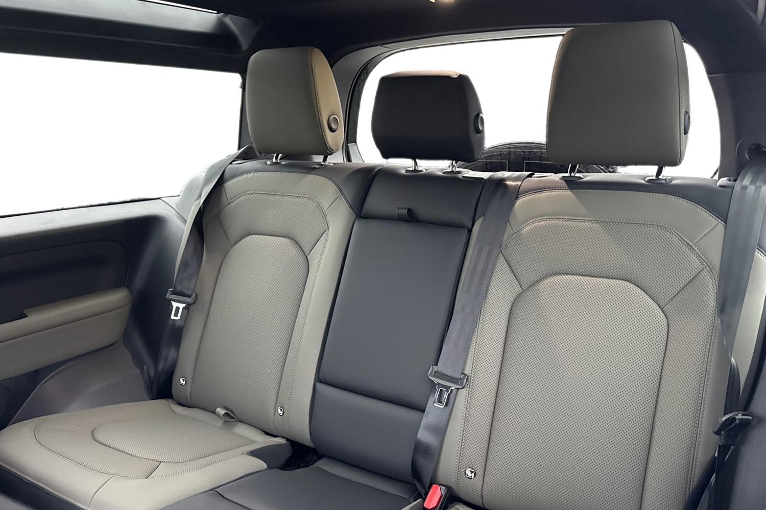 Used Land Rover Defender 90 2026 for sale - 77382785: Photo 4